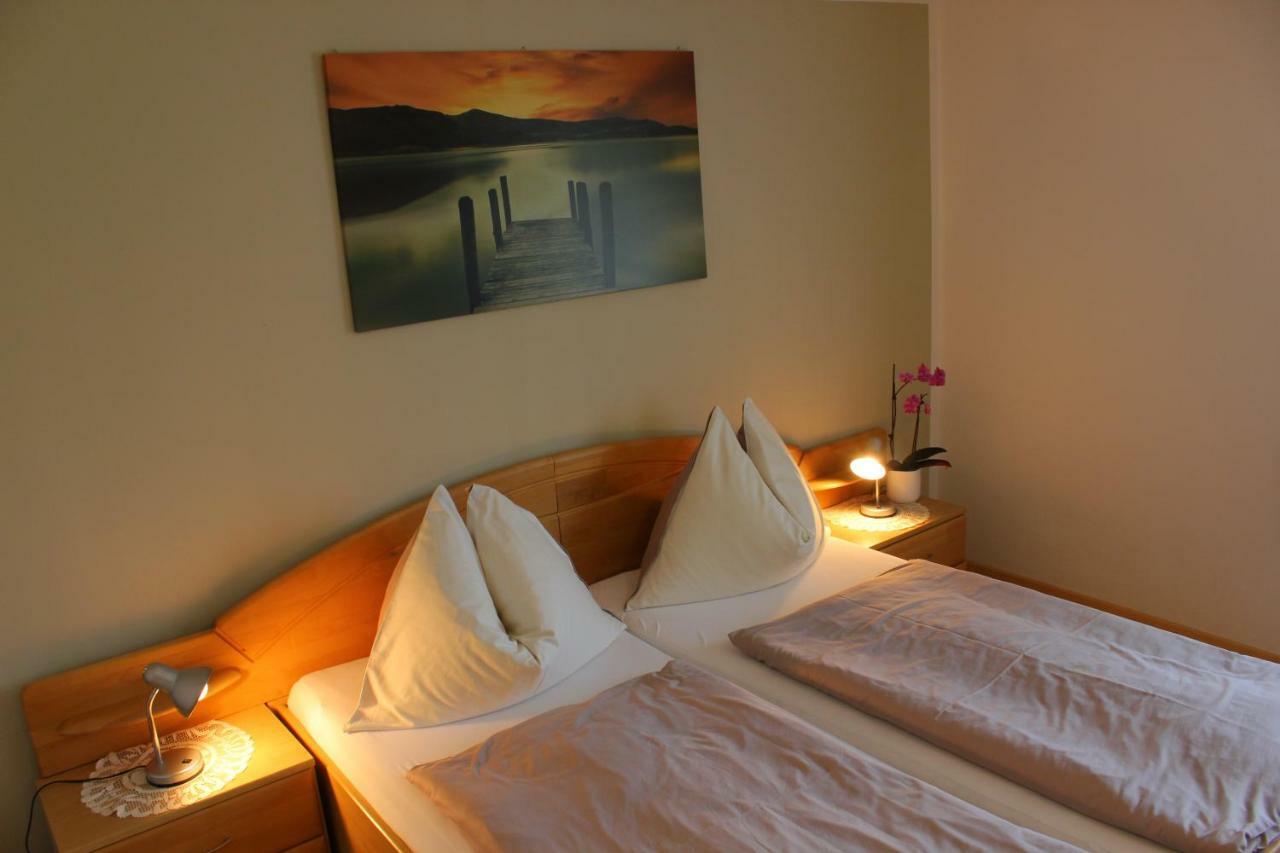 Kusternighof Hotel Velden am Woerthersee Exterior photo
