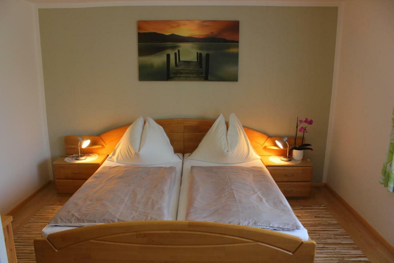 Kusternighof Hotel Velden am Woerthersee Exterior photo