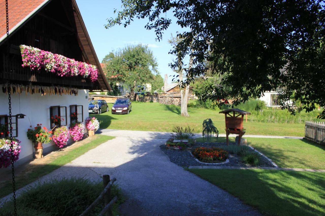 Kusternighof Hotel Velden am Woerthersee Exterior photo